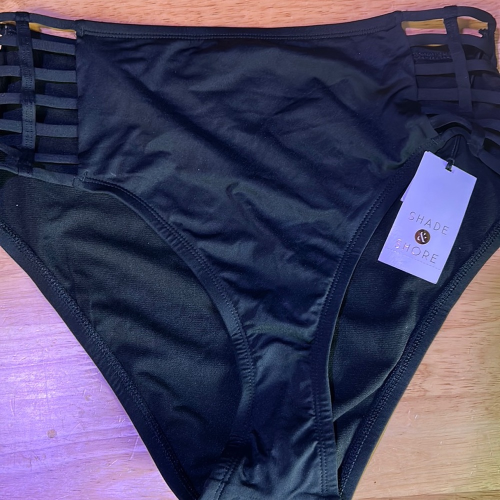 Bathing suit bottoms medium